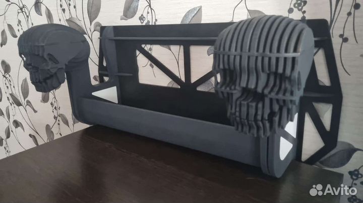 Вешалка с полкой для шлема