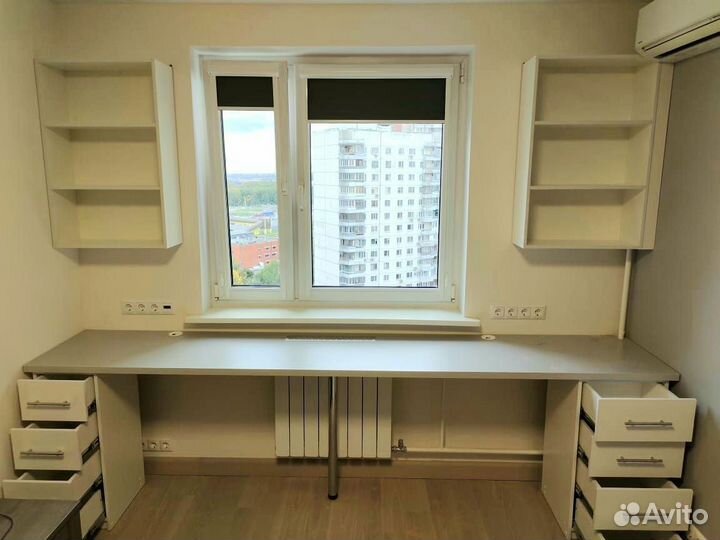 Рабочая зона у окна