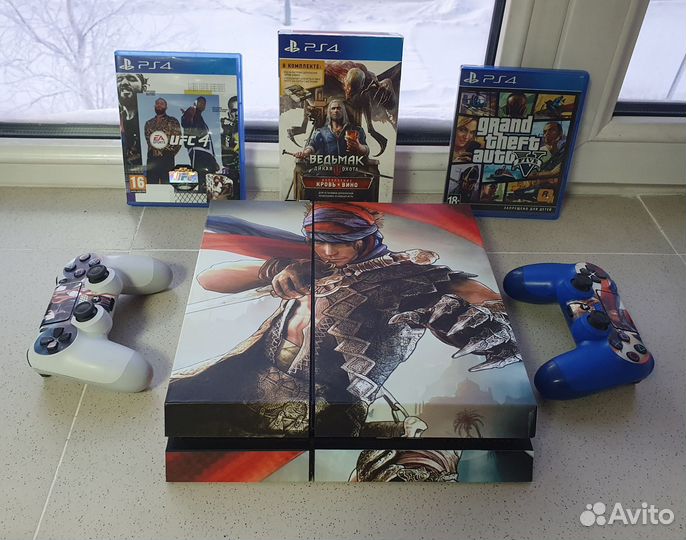 Sony PS4 + множество игр + 2 джоя