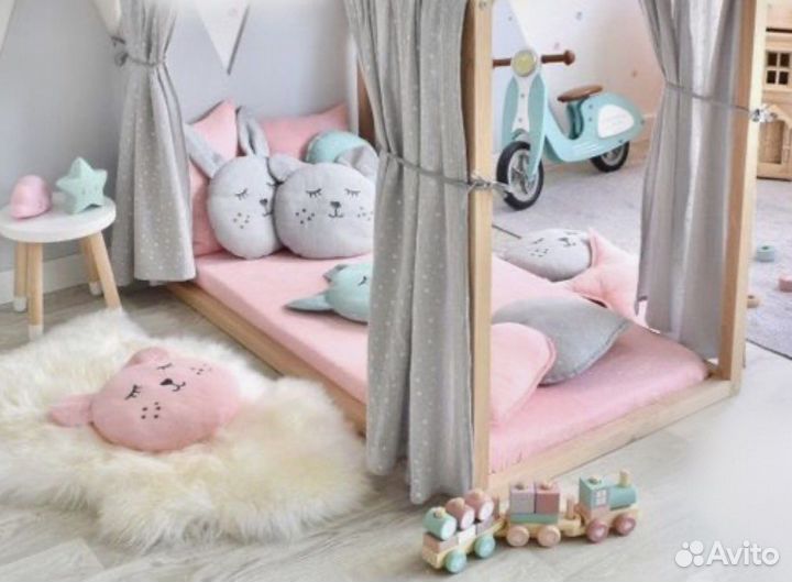 Воздушный балдахин для кровати домик