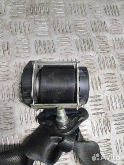 Ремень безопасности передний правый Renault Logan