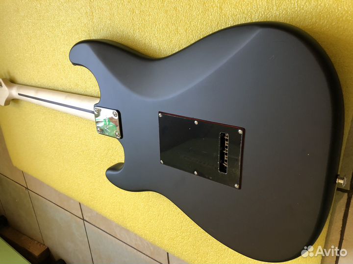Новый fender Stratocaster HSS