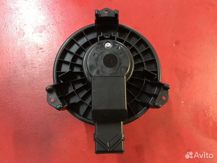 Моторчик печки Toyota Corolla E150