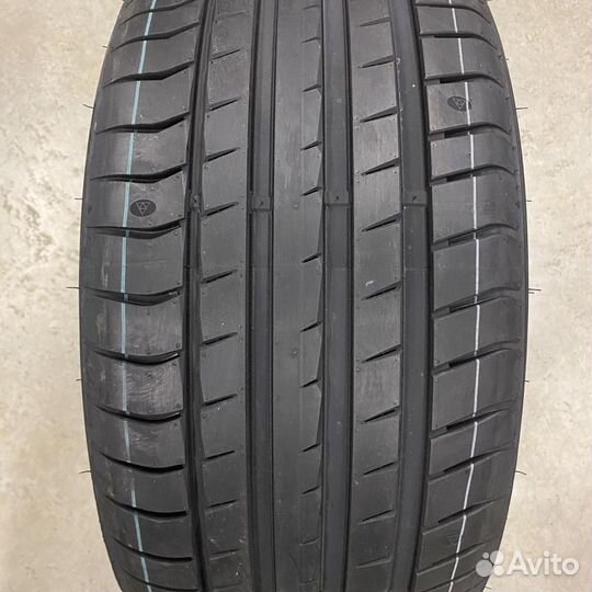 Triangle EffeXSport TH202 215/45 R18