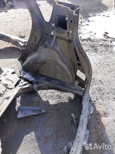 Задняя панель кузова сценик 2