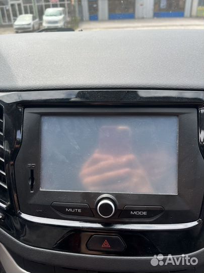 Заводской магнитафон на Лада Веста(кросс)