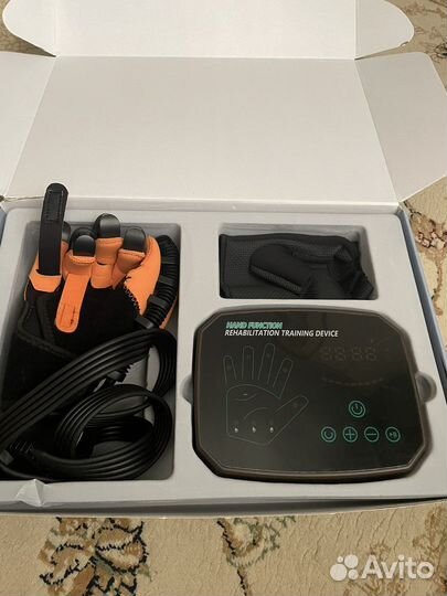 Робот перчатка