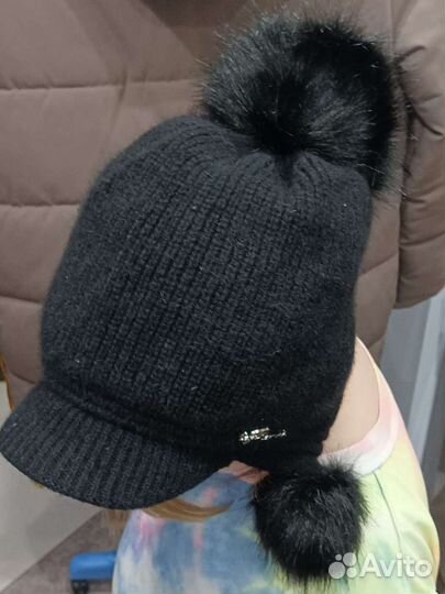 Шапка зимняя женская с помпоном