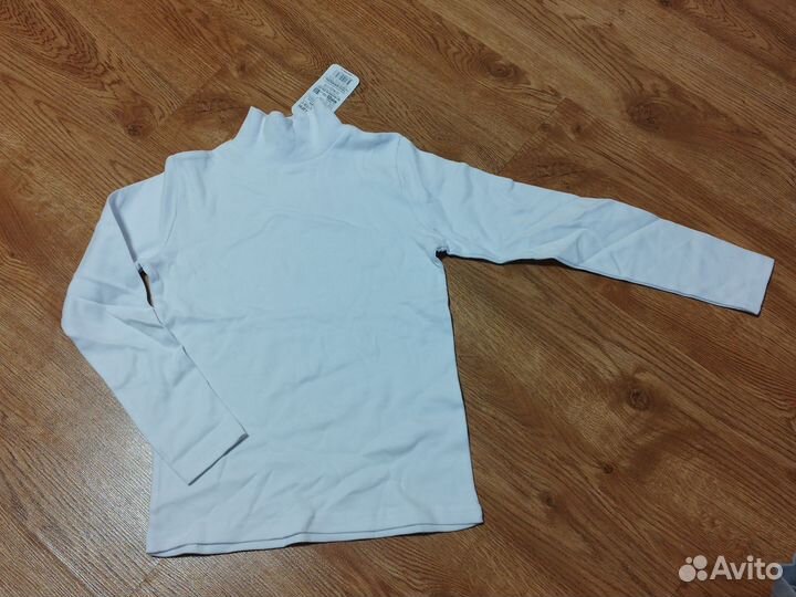 Водолазки (128 и 134см)белые для мальчика. Новые