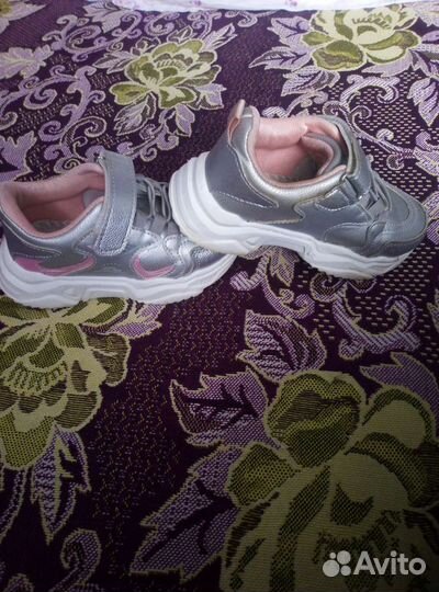 Кроссовки детские
