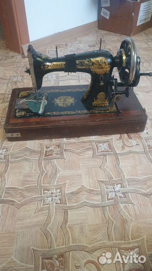 Швейная машина Singer