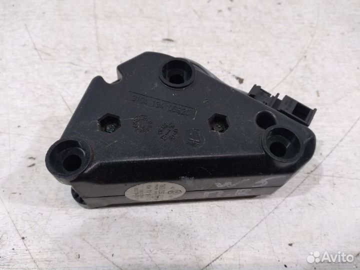 Блок электронный Volkswagen Golf 5 2004