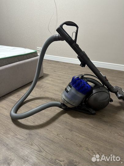 Пылесос Dyson dc 37