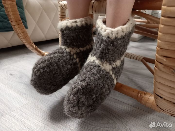 Тапки Чуни из овчины вязаные