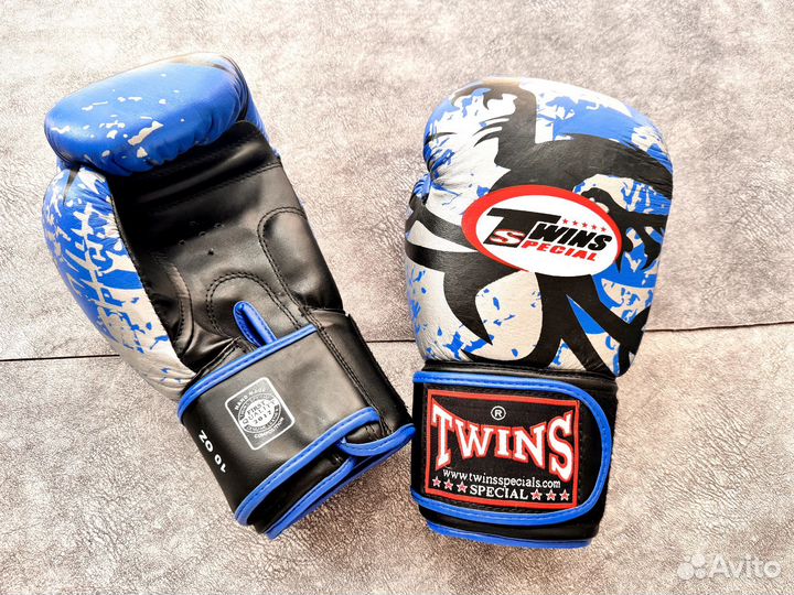 Боксерские перчатки 10 oz