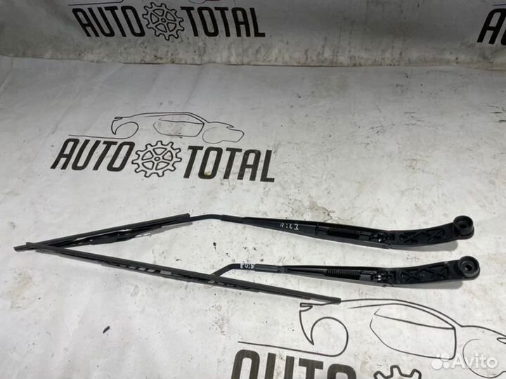 Поводок стеклоочистителей Kia Rio 3 G4FA 2014