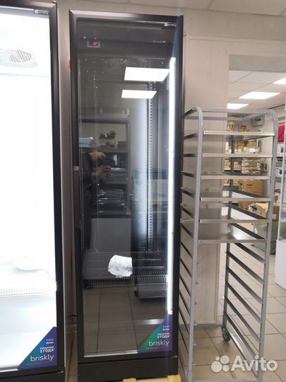Шкаф холодильный Briskly