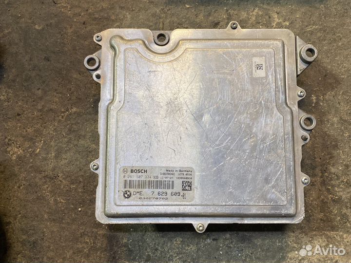 Блок управления двигателем BMW DME