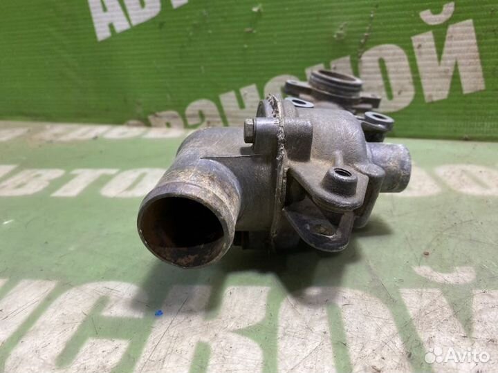 Корпус термостата Mercedes-Benz E-Class W124 M111