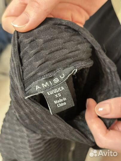 Черный топ с длинными рукавами