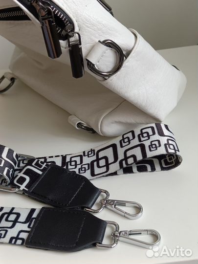 Белая сумка из экокожи