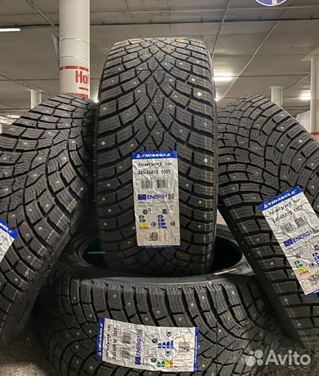 Triangle IcelynX TI501 235/55 R19 105