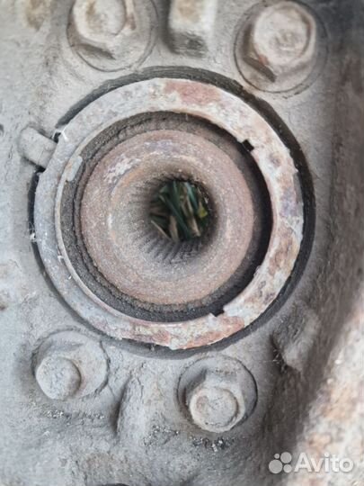 Стойки со ступицами на Nissan Teana j31