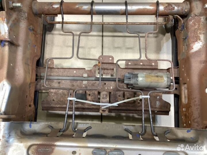 Сиденье переднее правое Nissan Patrol Y62 2015