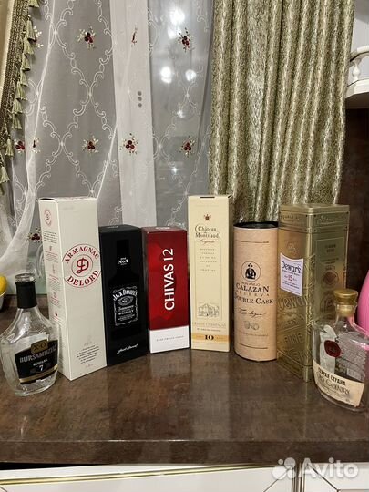 Пустые бутылки из под коньяка
