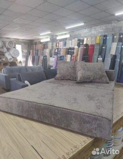 Бескаркасный Диван