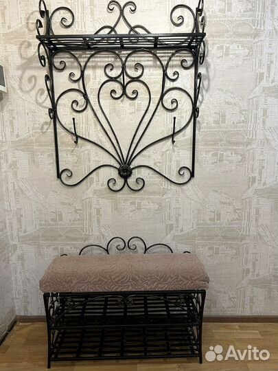 Кованая мебель в прихожую