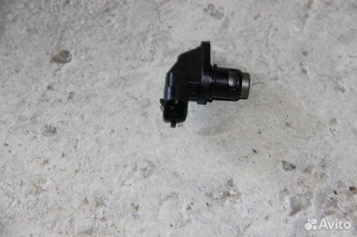 Датчик положения распредвала Mercedes Benz w203 2