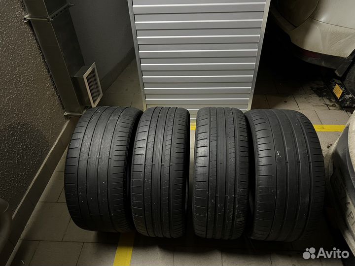 Pirelli P Zero 285/40 R23 и 325/35 R23
