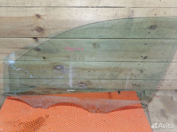 Стекло двери передней левой Volkswagen Polo