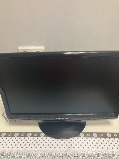 Монитор Samsung для компьютера