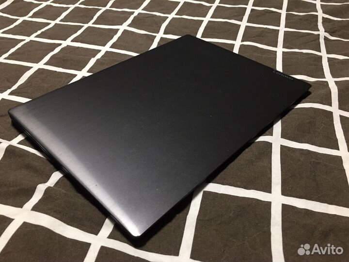 Ноутбук Lenovo