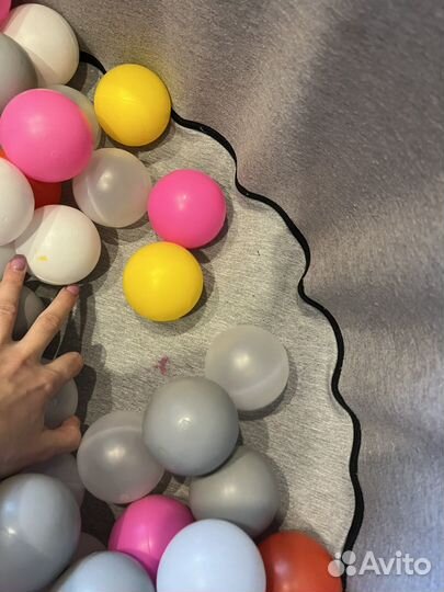 Сухой бассейн с шариками