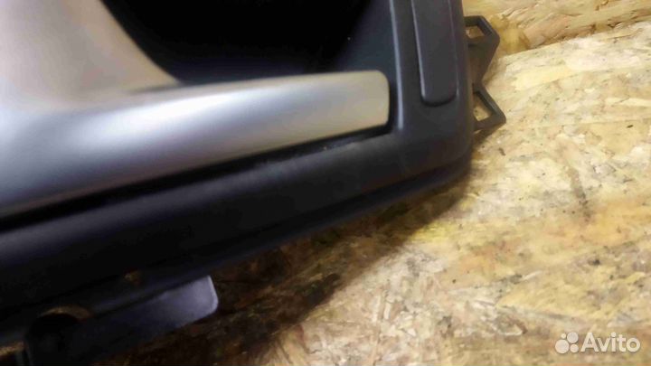 Ручка внутренняя задняя левая Volkswagen Amarok