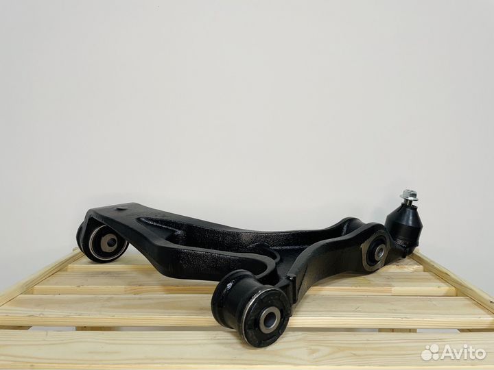 Рычаг передний, нижний Volkswagen Touareg