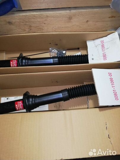 Амортизаторы передние Прадо 120 Kyb новые