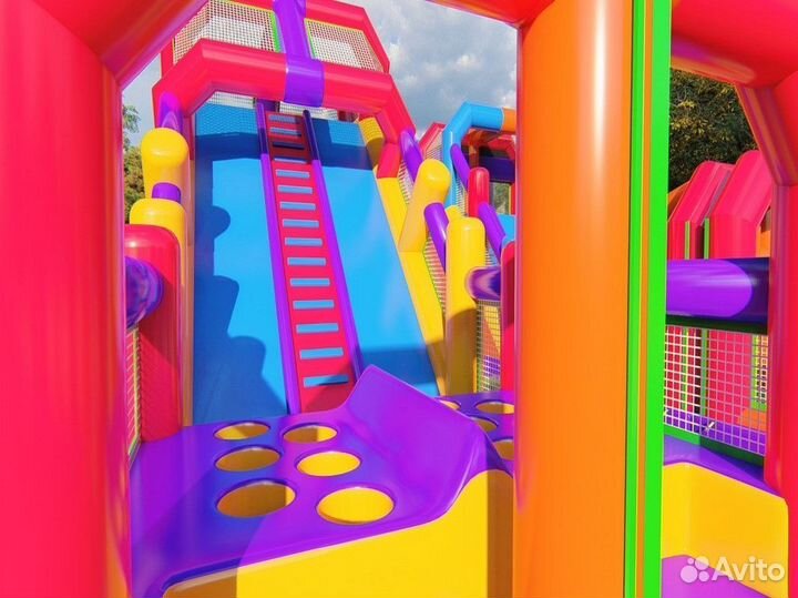 Большой надувной батут