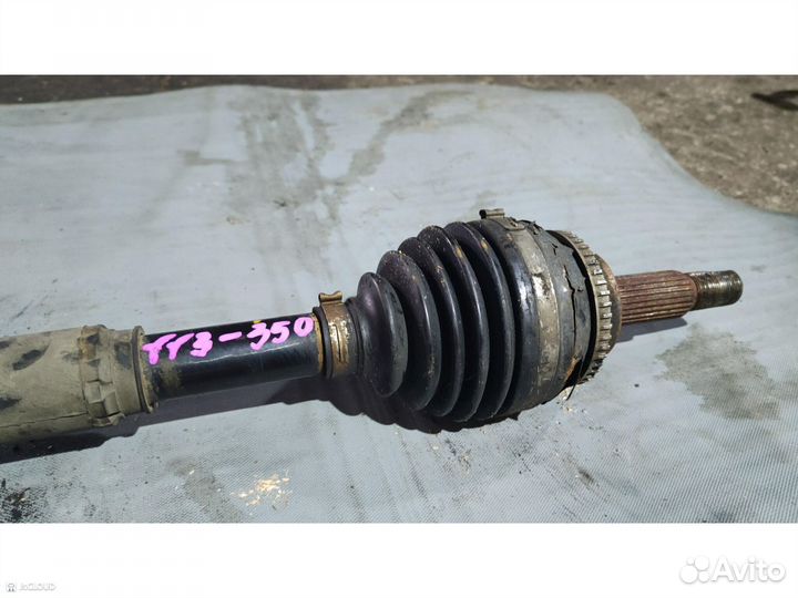 Привод на toyota avensis AZT250 1AZ