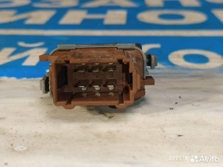 Кнопка обогрева сидений Nissan Primera P12 01-08