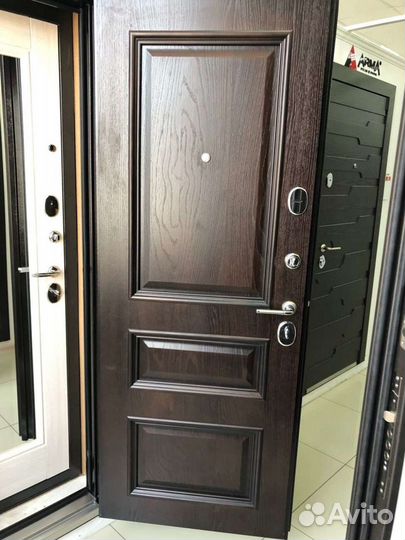 Дверь входная Чикаго 100мм шпон дуба