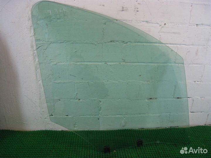 Стекло переднее правое Citroen Berlingo B9 2011