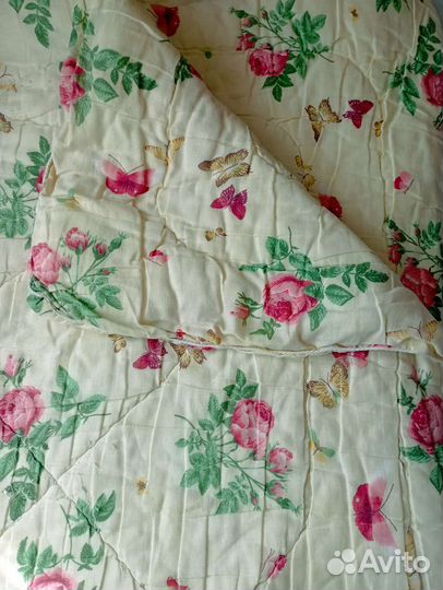 2 подушки и одеяло