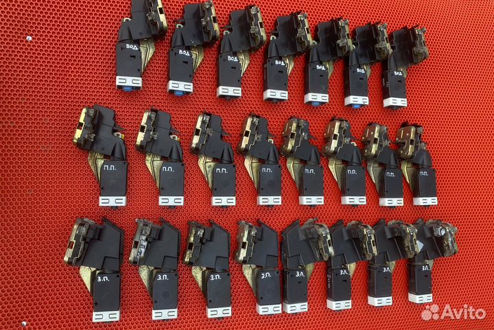 Замки дверей на Mitsubishi carisma