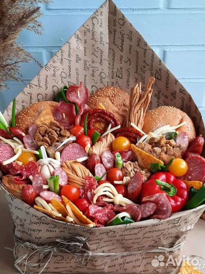Съедобный,мужской букет,колбасный сырный букет