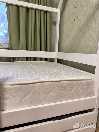 Детская кровать домик