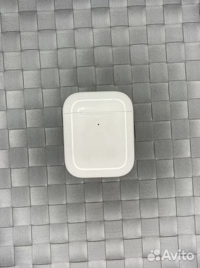 Кейс для AirPods2 с беспроводной зарядкой оригинал